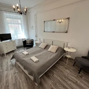  Apartment Pacsirta Apartmanhaz